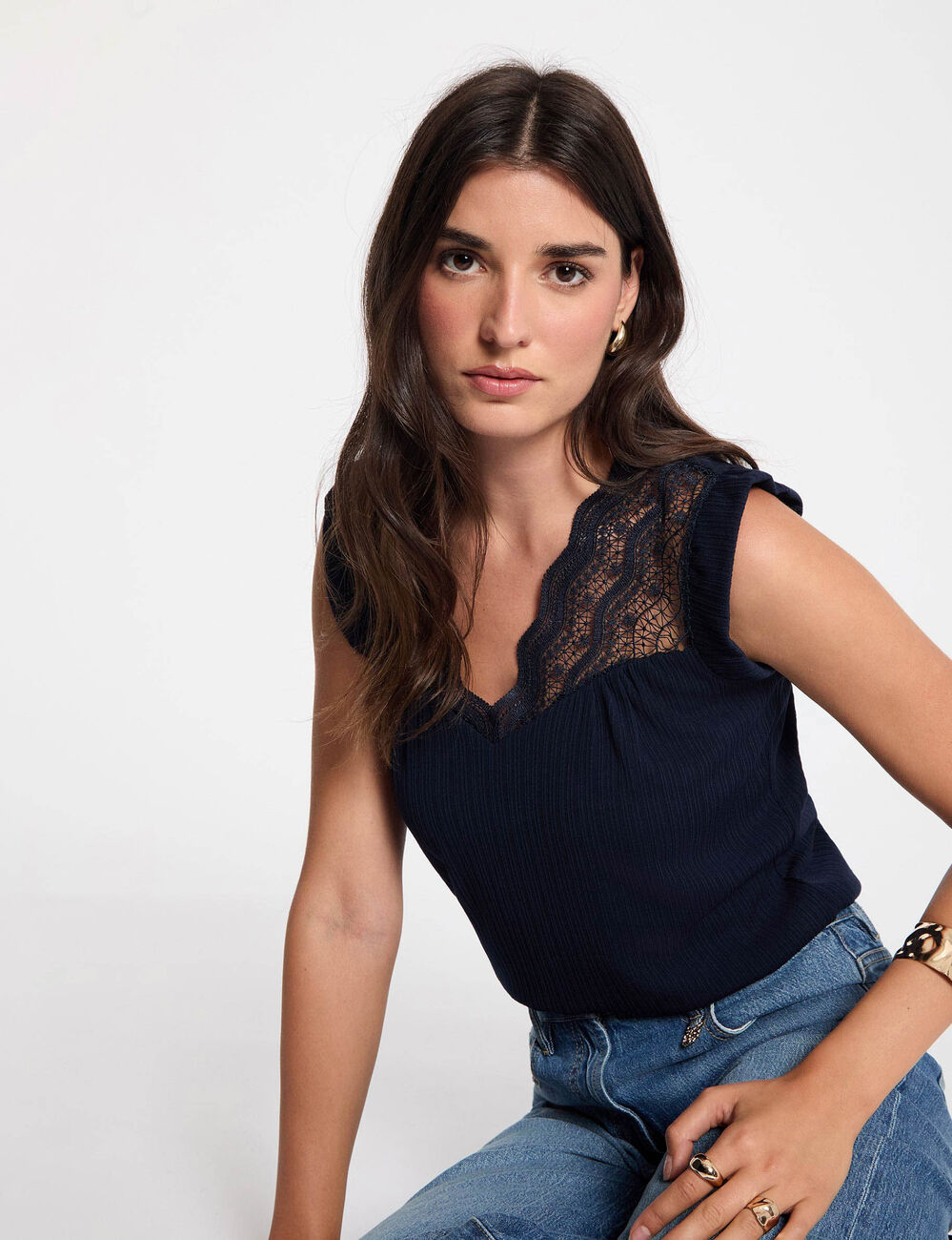 Top pliss&eacute; avec dentelle bleu marine femme