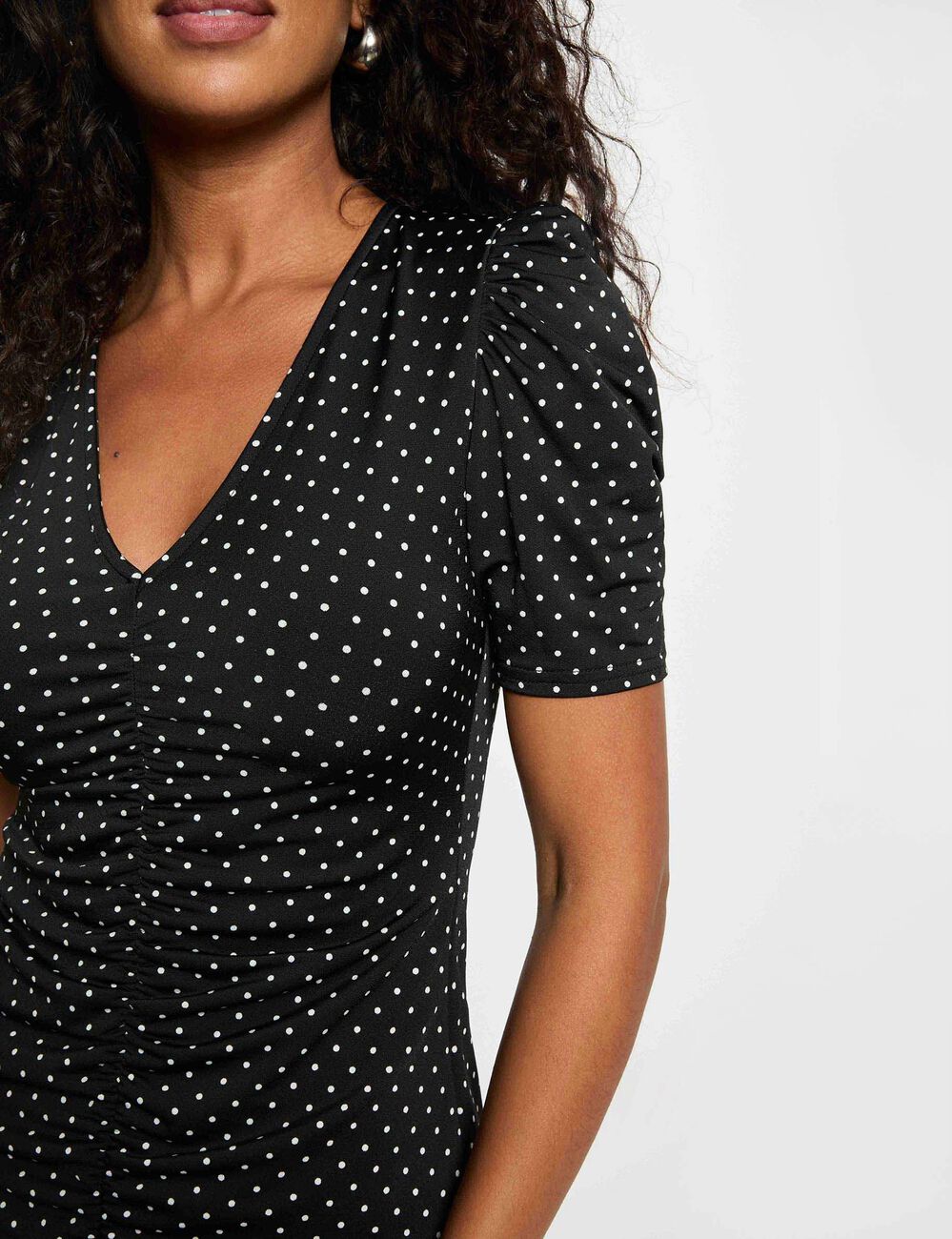 Robe courte manches bouffantes noir femme