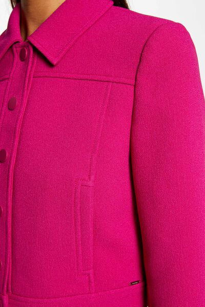 Blouson court droit boutonné framboise femme