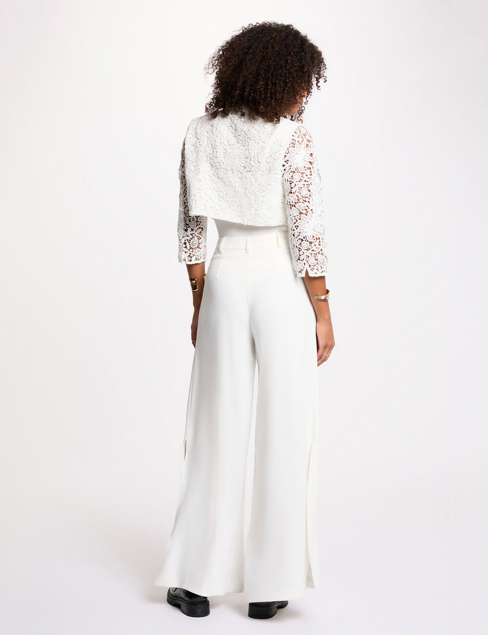 Bol&eacute;ro dentelle ajust&eacute; blanc femme