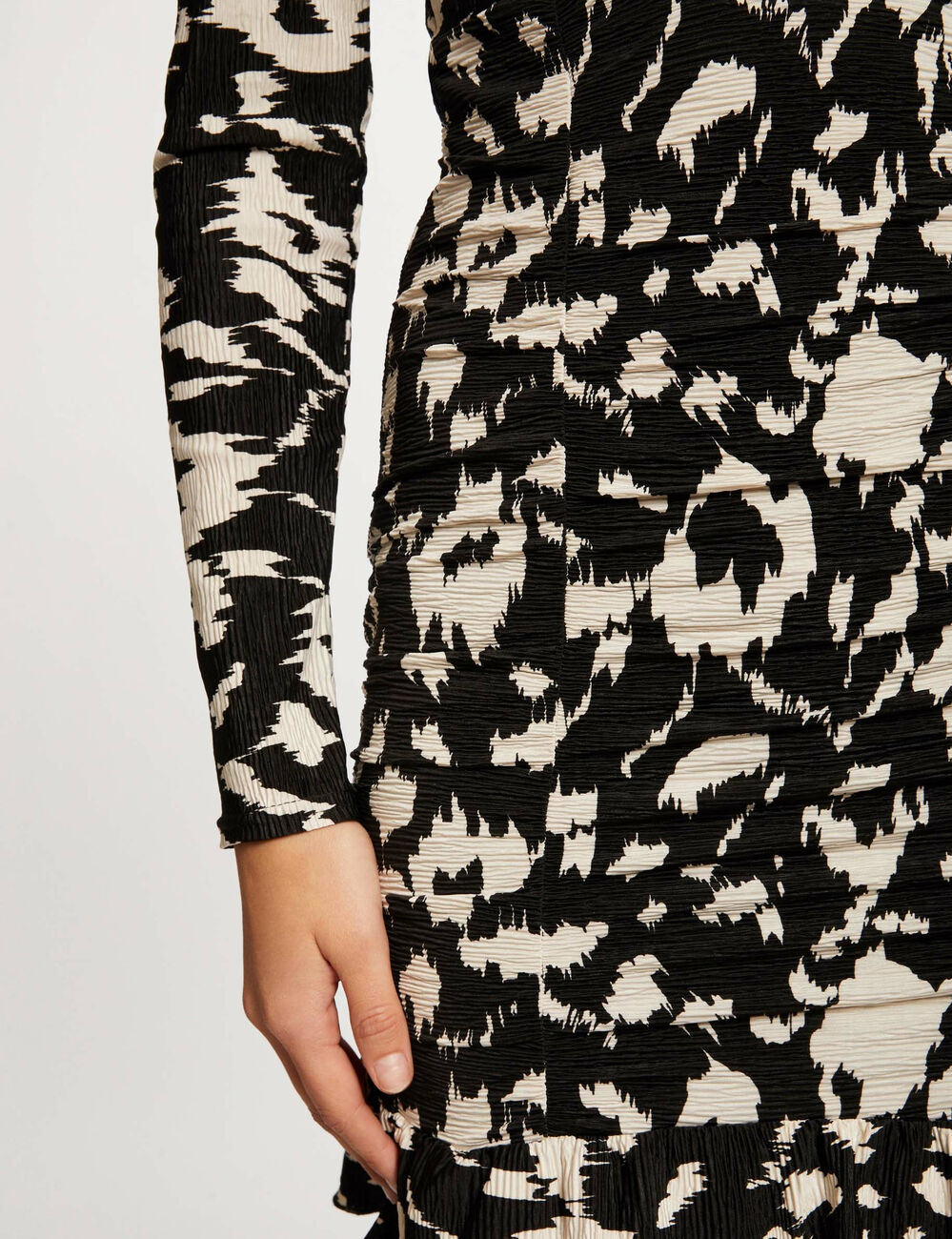 Robe ajust&eacute;e fronc&eacute;e imprim&eacute; abstrait multico femme