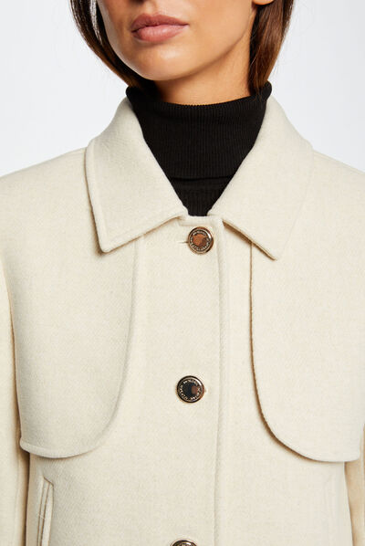 Manteau court ajusté boutonné ivoire femme