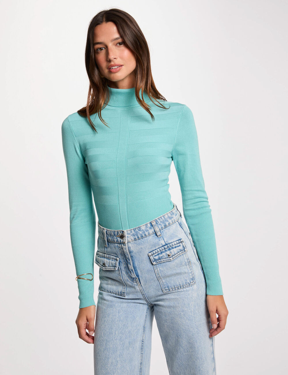 Pull col roul&eacute; ajust&eacute; vert femme