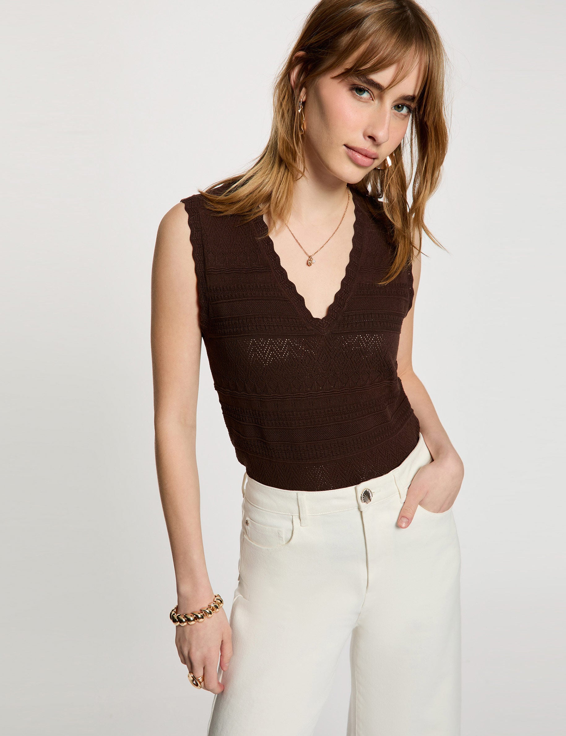 Pull ajusté col v femme