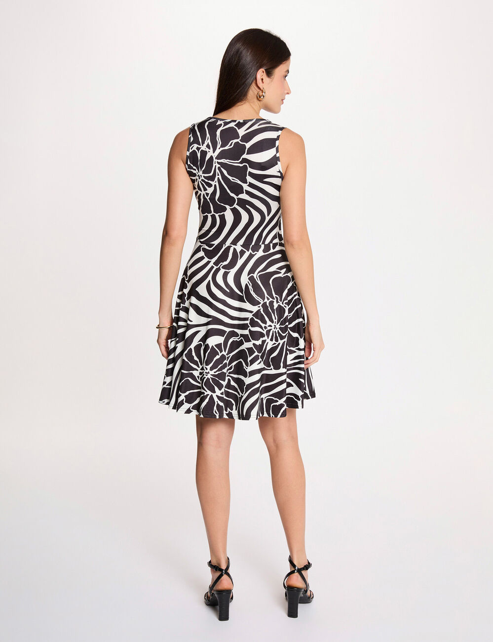 Robe courte d&eacute;collet&eacute; noir femme