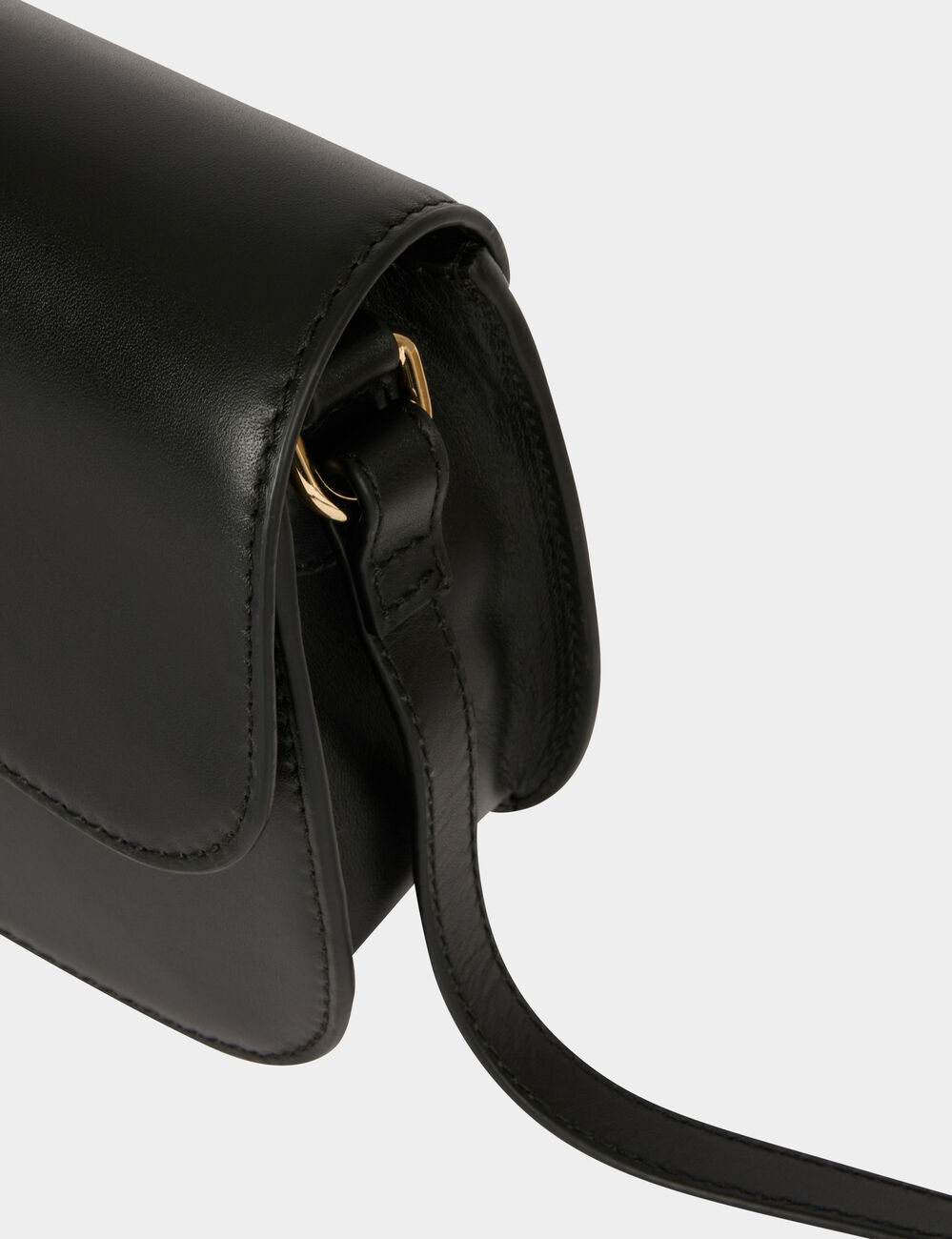 Sac bo&icirc;te bandouli&egrave;re en cuir noir femme
