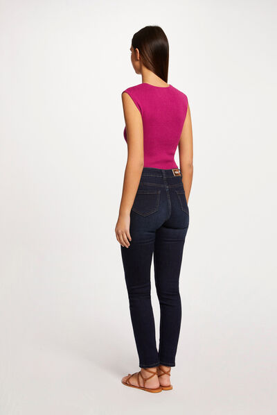 Pull manches courtes col détail bijou framboise femme