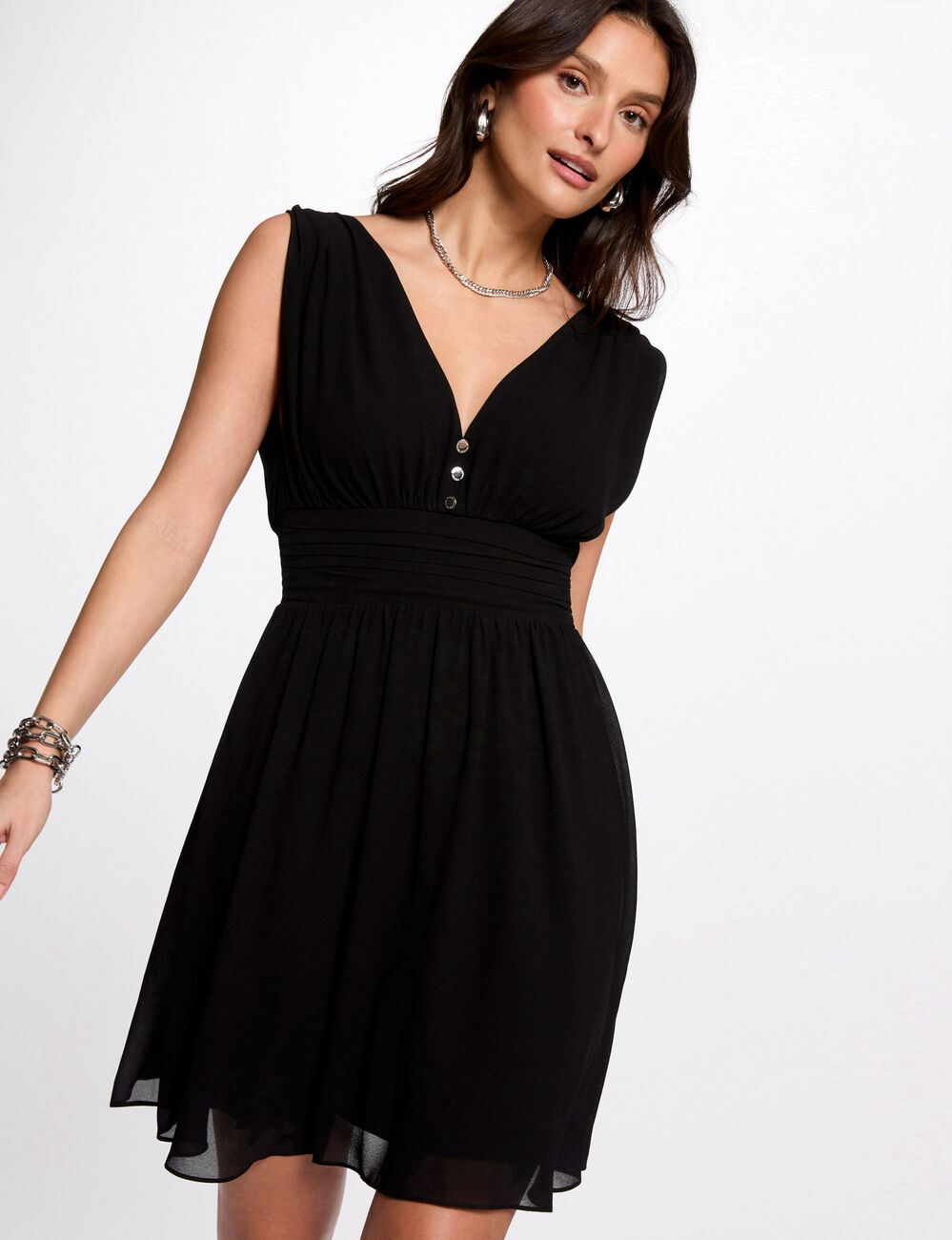 Robe courte &eacute;vas&eacute;e fluide noir femme
