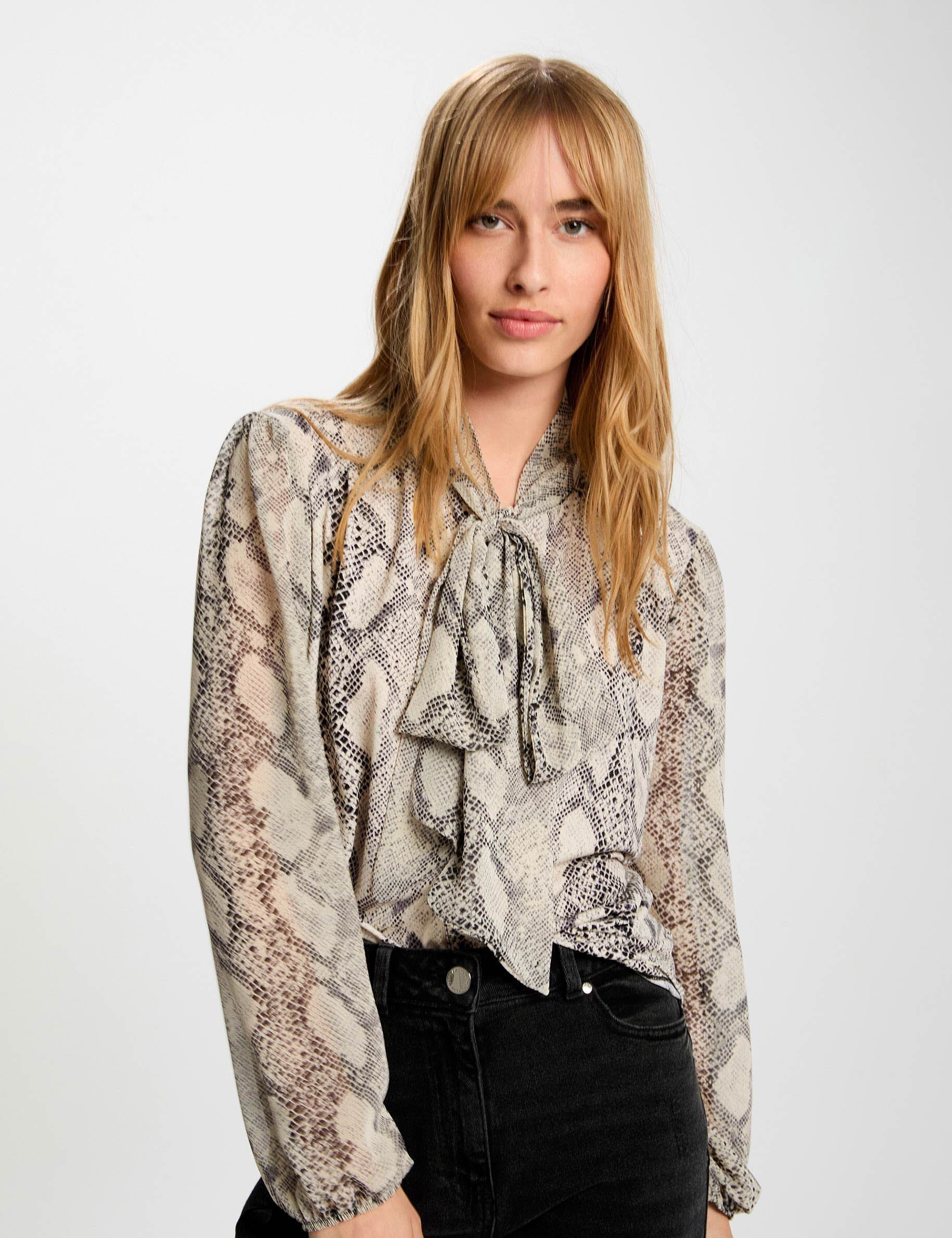 T shirt col lavallière femme