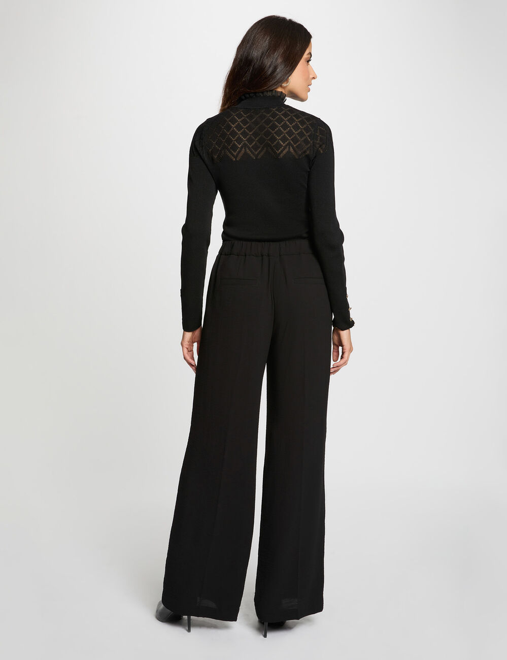 Pull ajust&eacute; ajour&eacute; noir femme