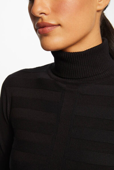 Pull manches longues col roulé noir femme
