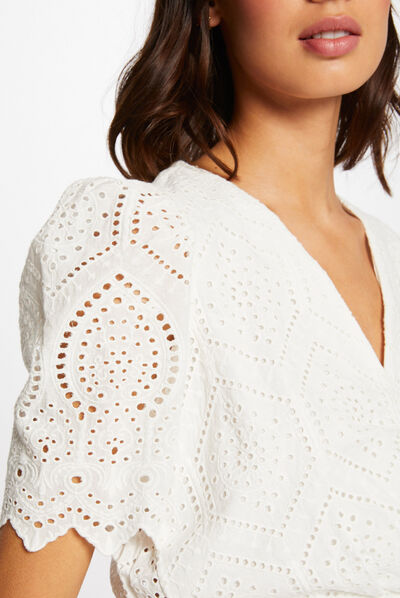 Blouse manches courtes brodée ecru femme