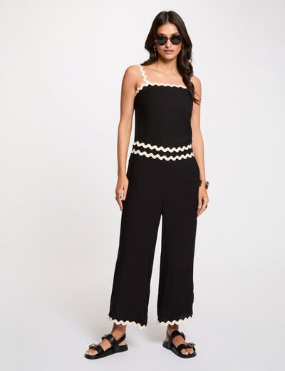 Top ajust&eacute; noir femme