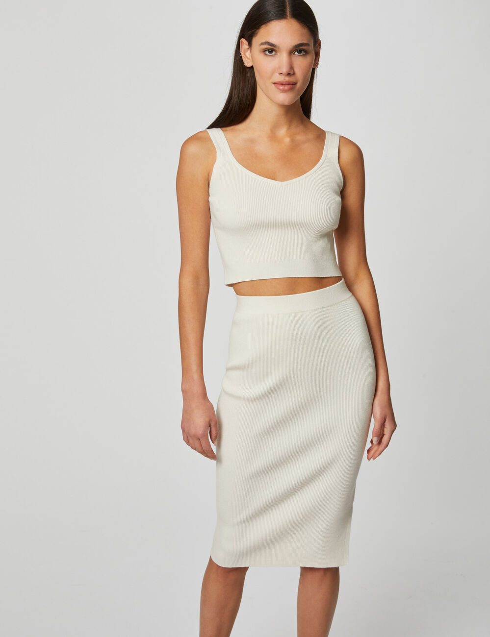 Pull d&eacute;bardeur crop top ivoire femme
