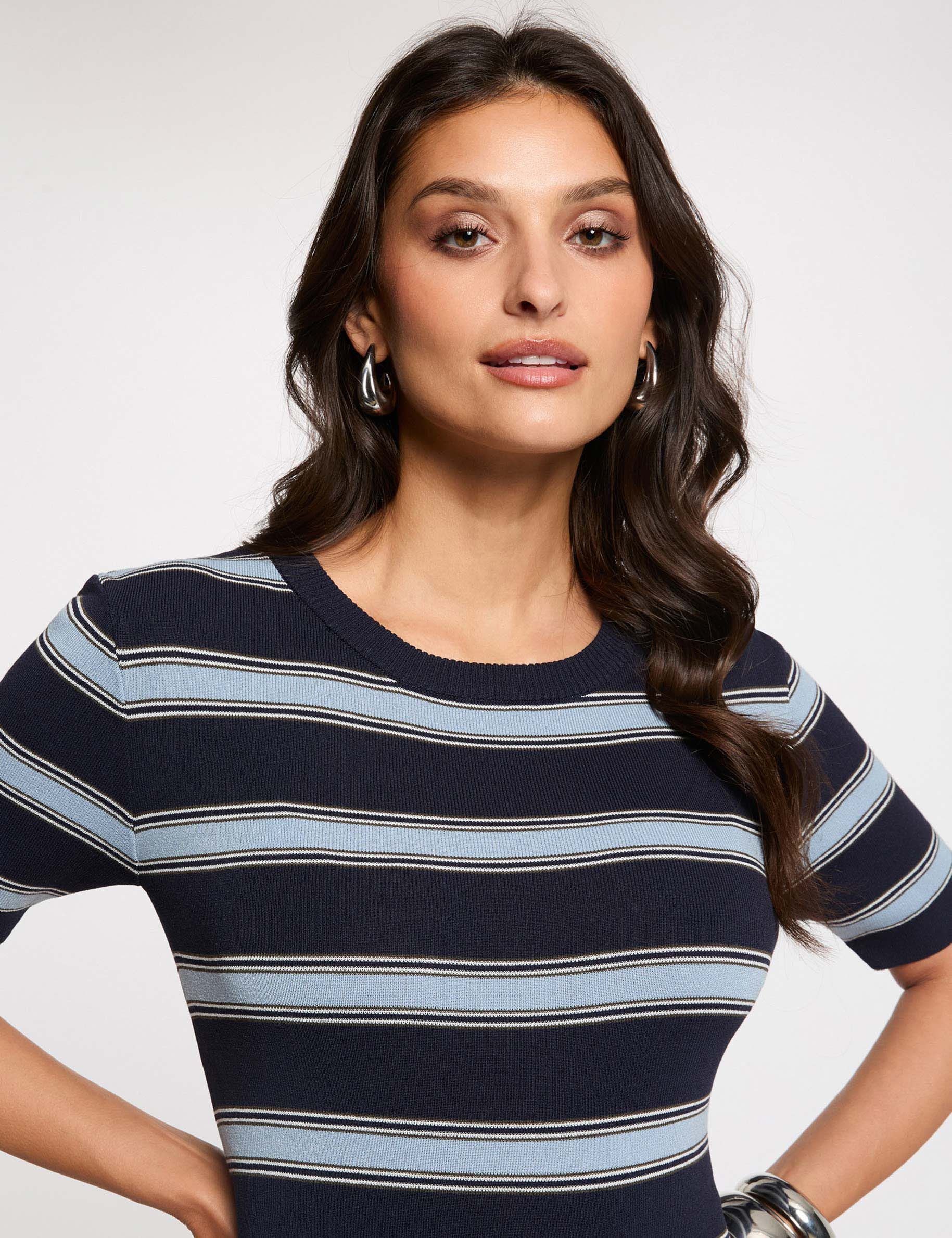 Pull ajusté manches courtes bleu marine femme Pull ajusté manches courtes bleu marine femme