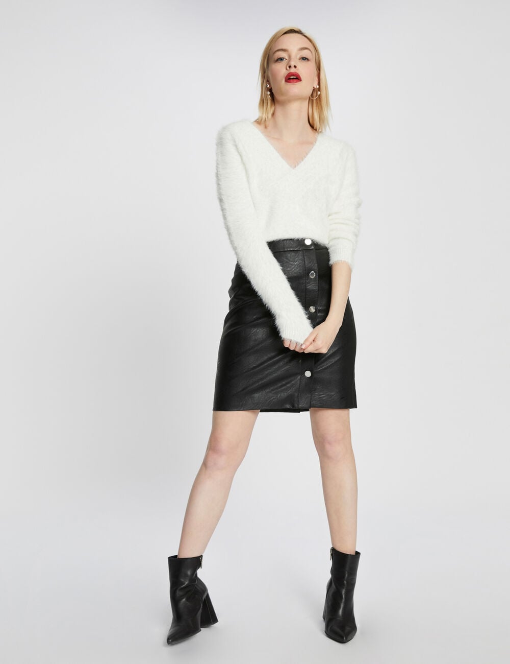 Pull duveteux col V devant et dos ivoire femme