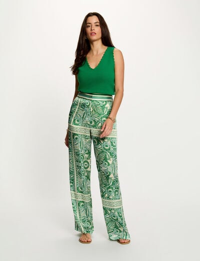 Pull ajust&eacute; col v vert prairie femme