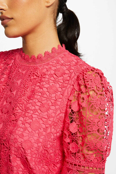 Blouse manches courtes en dentelle rose moyen femme
