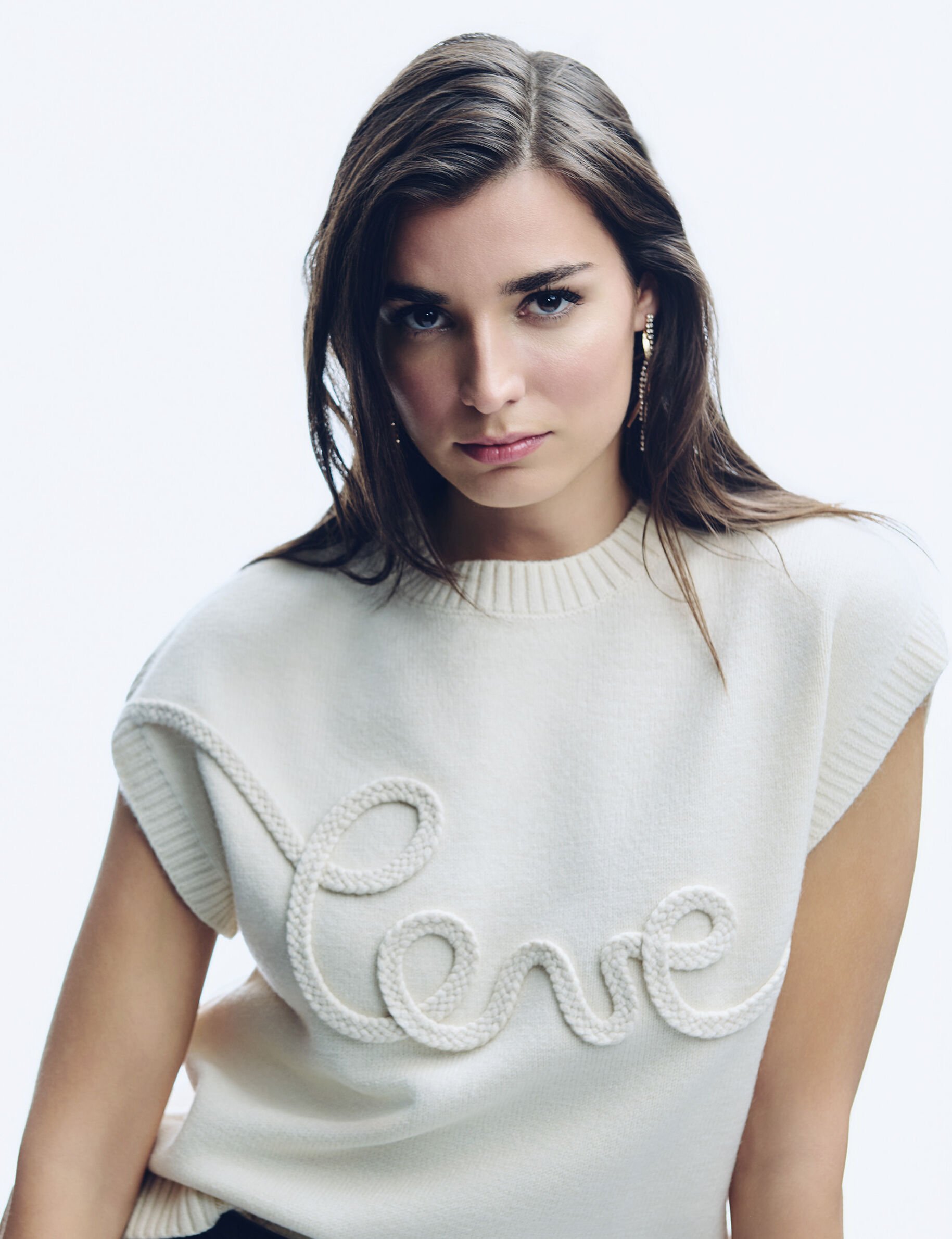 Pull col rond brodé creme femme