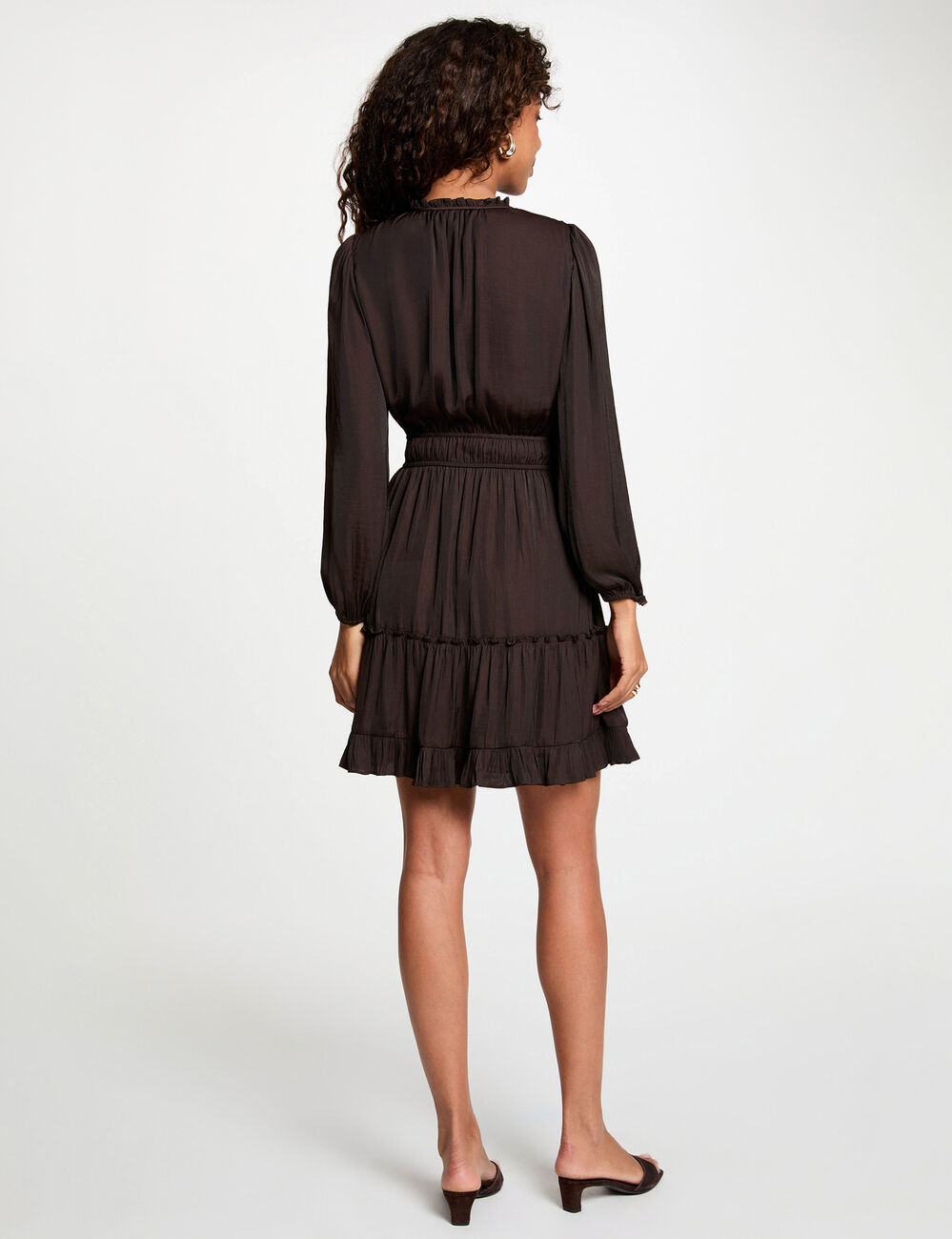 Robe satin manches longues marron fonc&eacute; femme