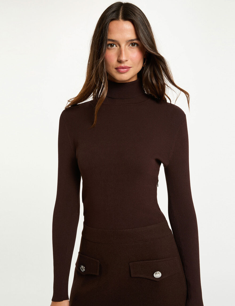 Robe courte ajust&eacute;e 2-en-1 marron fonc&eacute; femme