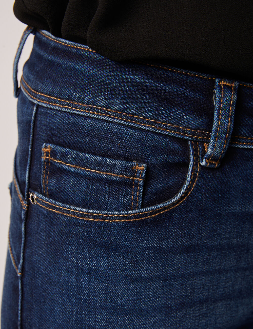 Jeans slim taille standard &agrave; poches jean stone femme