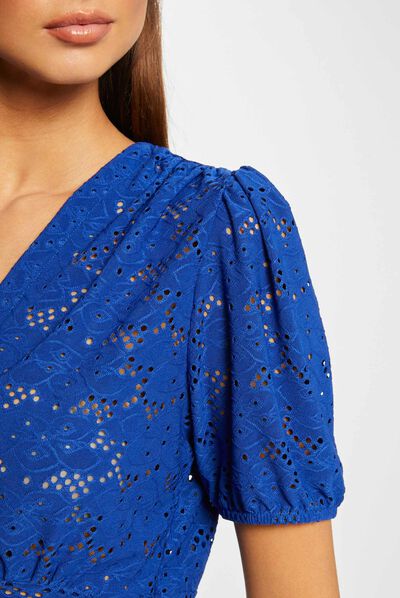 T-shirt manches courtes à broderie bleu electrique femme