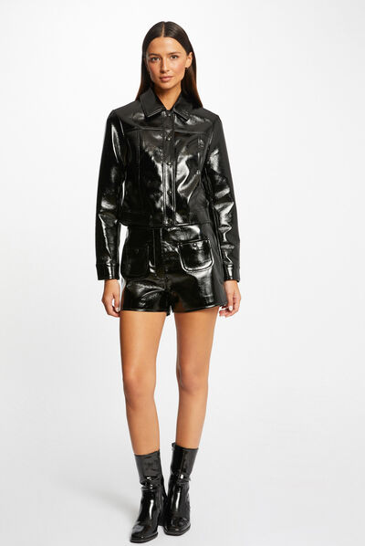 Short droit aspect vinyle noir femme
