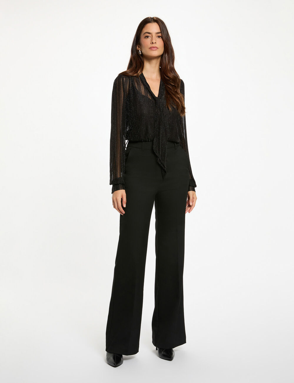T-shirt court col lavalli&egrave;re noir femme