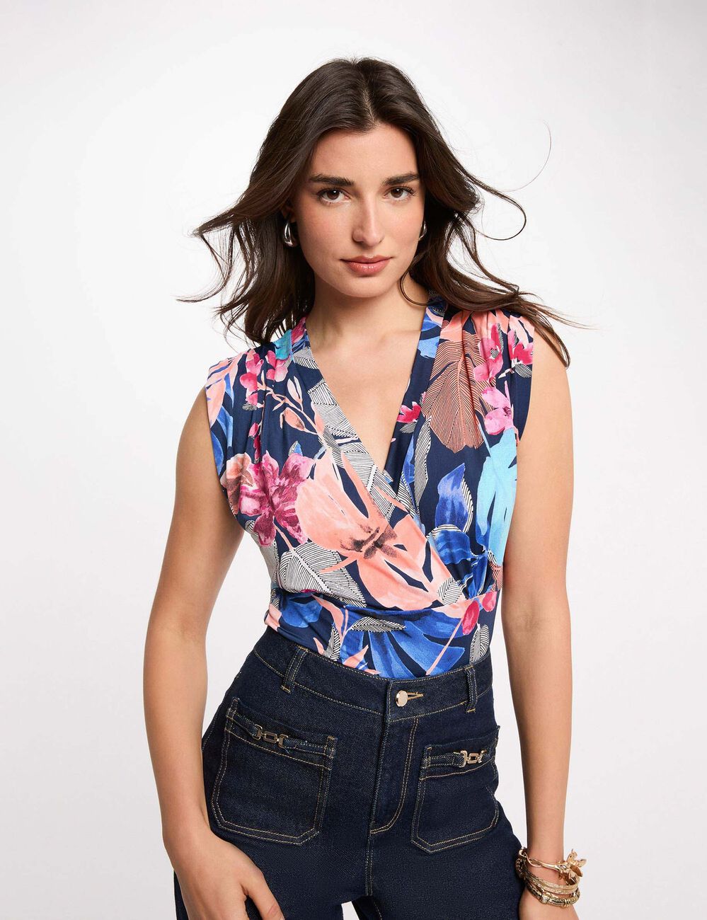 T-shirt ajust&eacute; sans manches multicolore femme