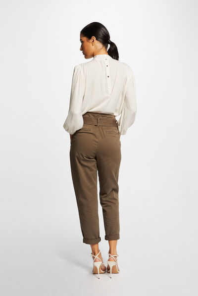 Pantalon carotte ceinturée 7/8ème vert kaki femme