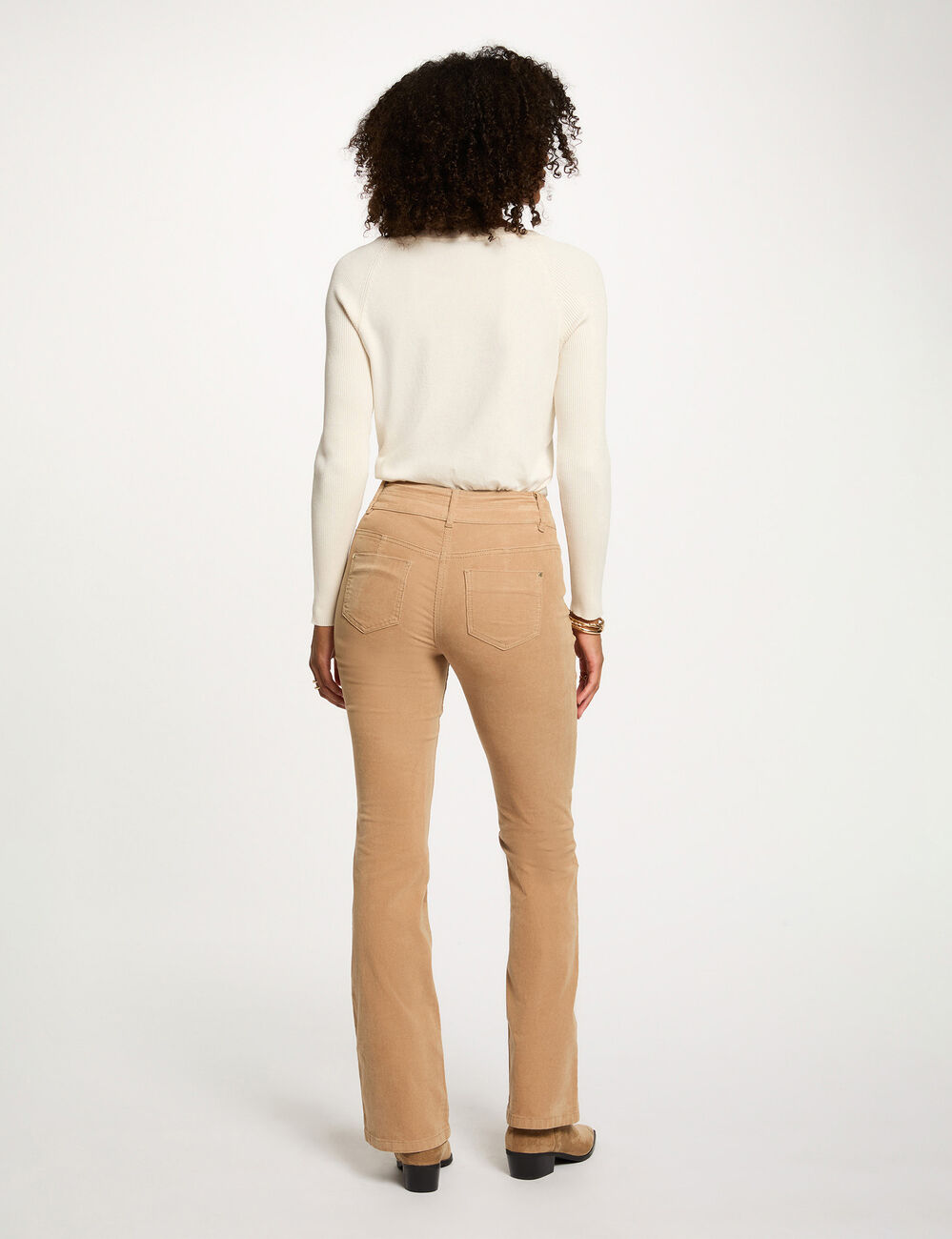 Pantalon ajust&eacute; velours sable femme