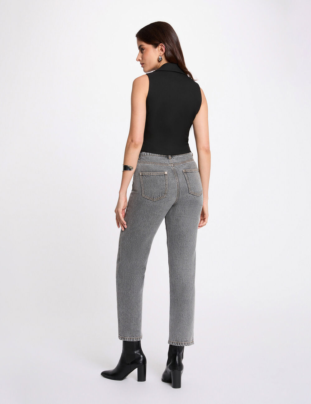 Gilet sans manches ajust&eacute; noir femme