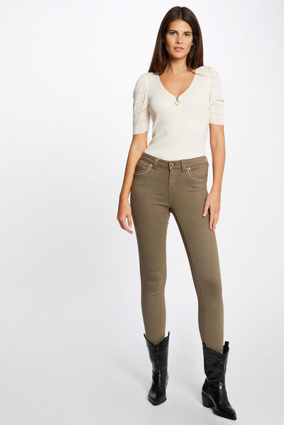 Pantalon slim avec détails bijoux vert kaki femme