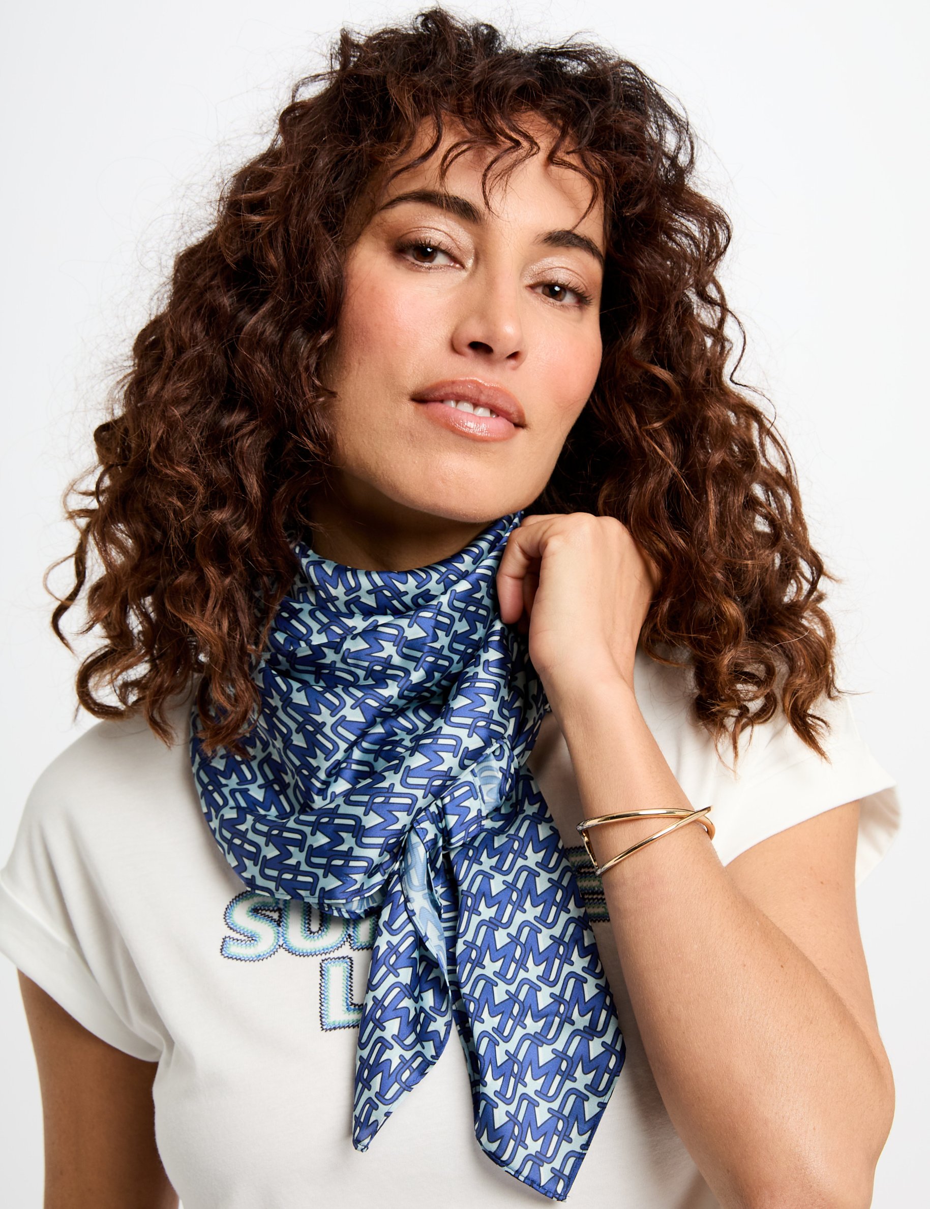 foulard satin imprime bleu femme Foulard satin imprimé bleu femme