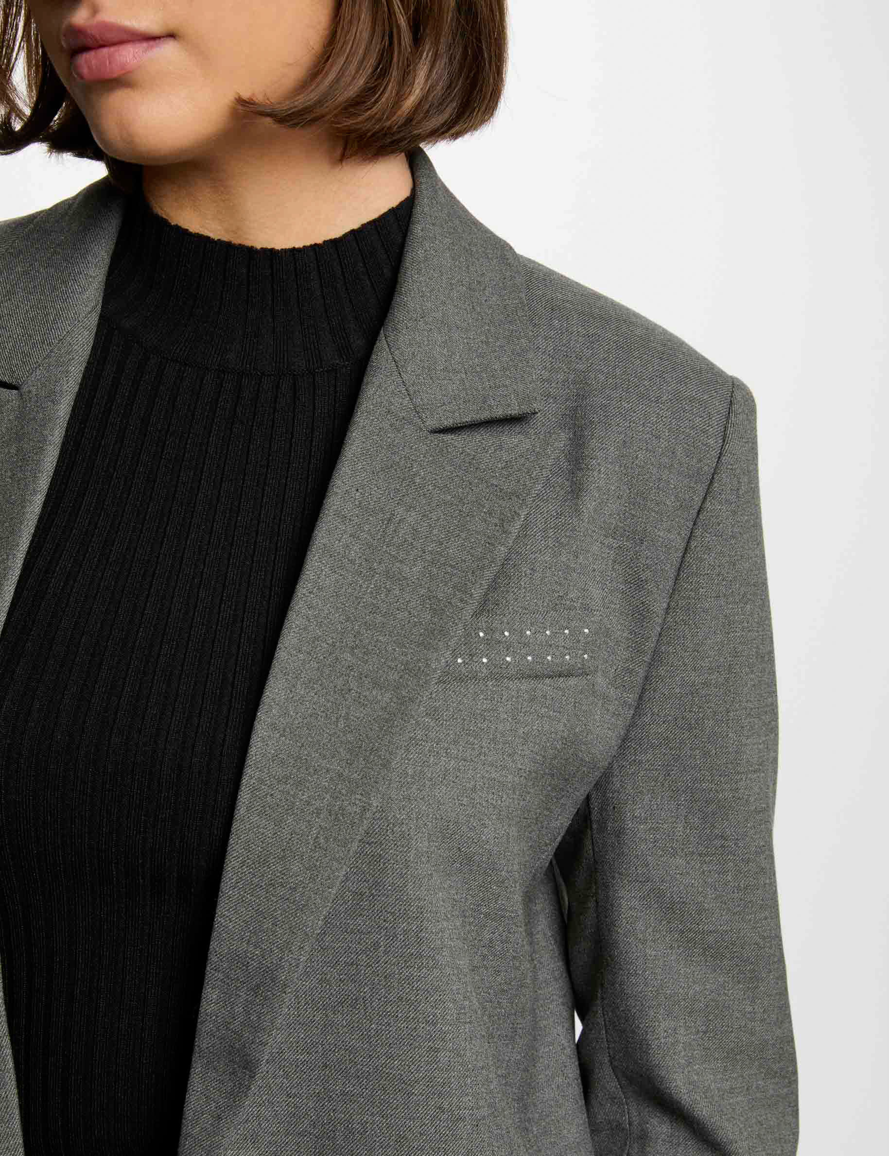 veste longue details cloutes gris clair femme Veste longue détails cloutés gris clair femme