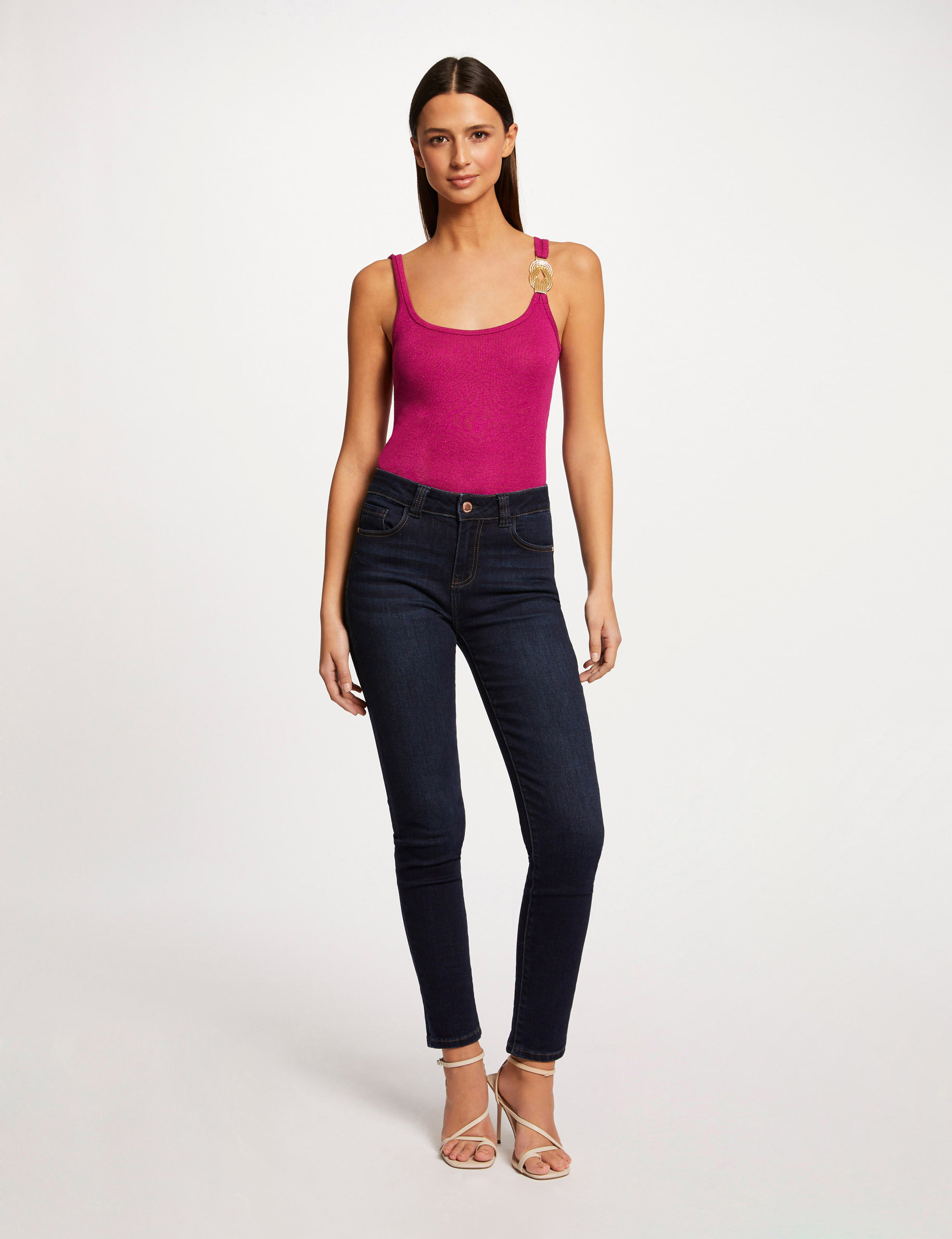 Débardeur bretelles larges à ornement framboise femme Débardeur bretelles larges à ornement framboise femme