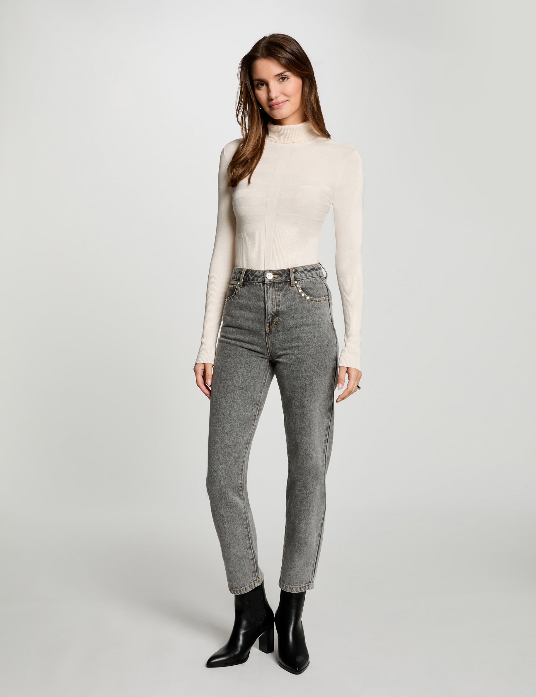 Pull col roul&eacute; cintr&eacute; ivoire femme