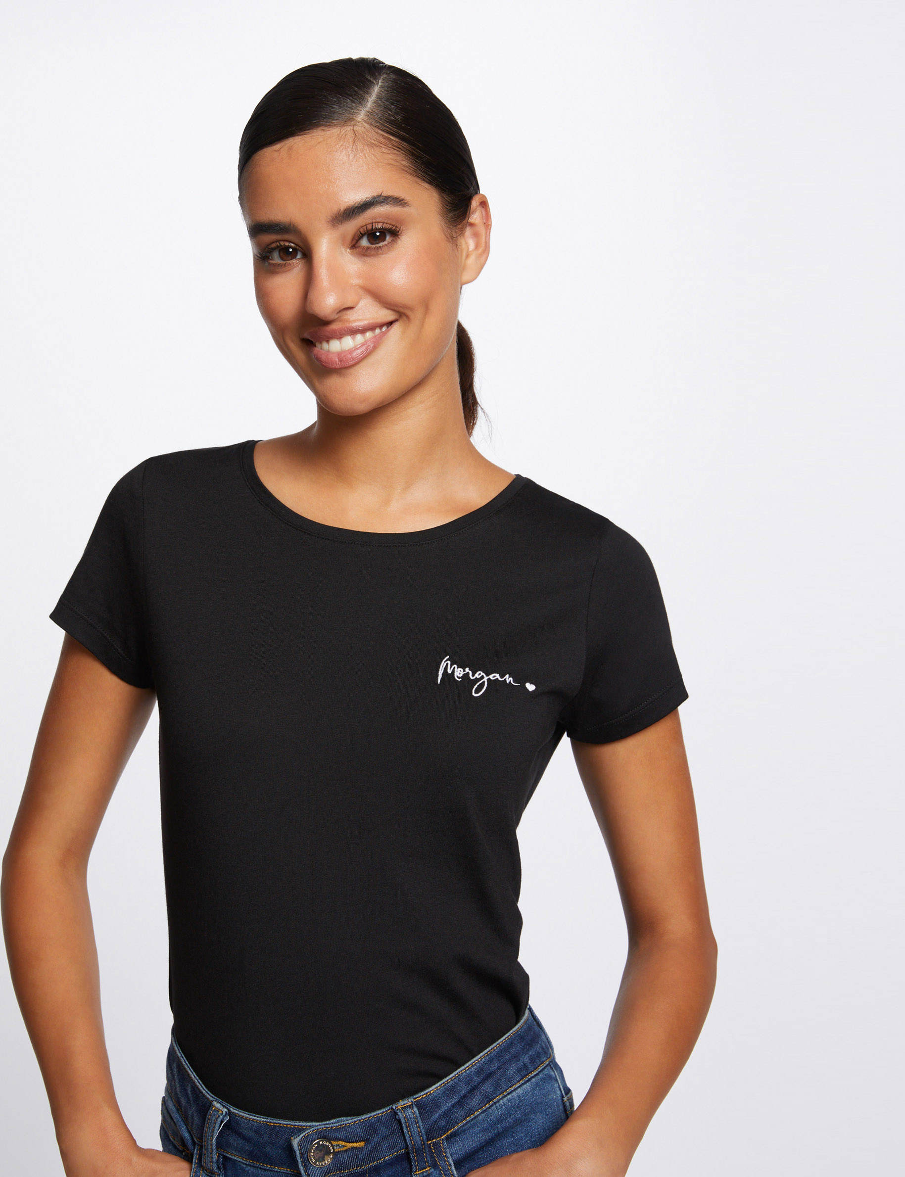 Image of T-shirt manches courtes avec broderie noir femme
