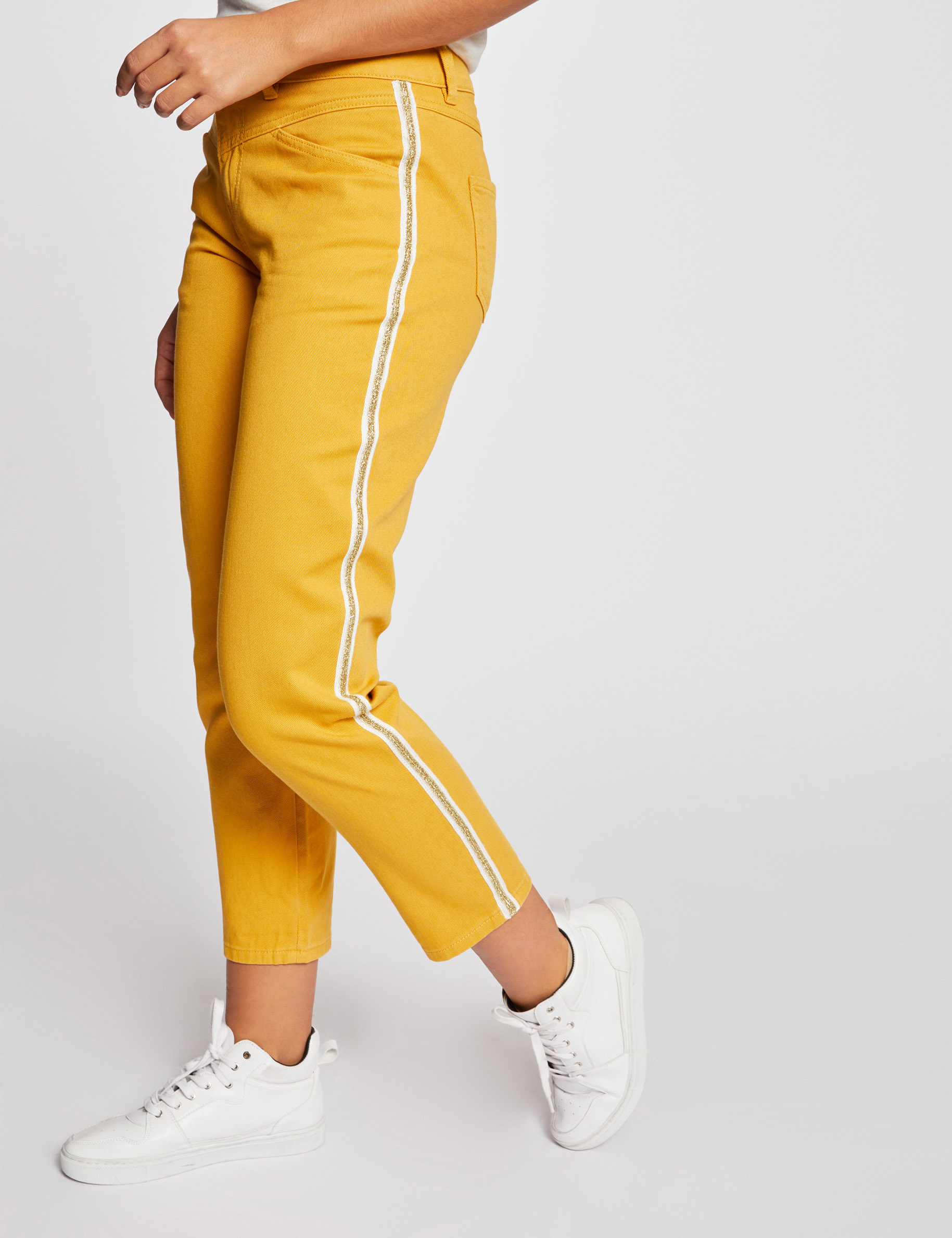 Pantalon droit à bandes métallisées jaune femme Pantalon droit à bandes métallisées jaune femme