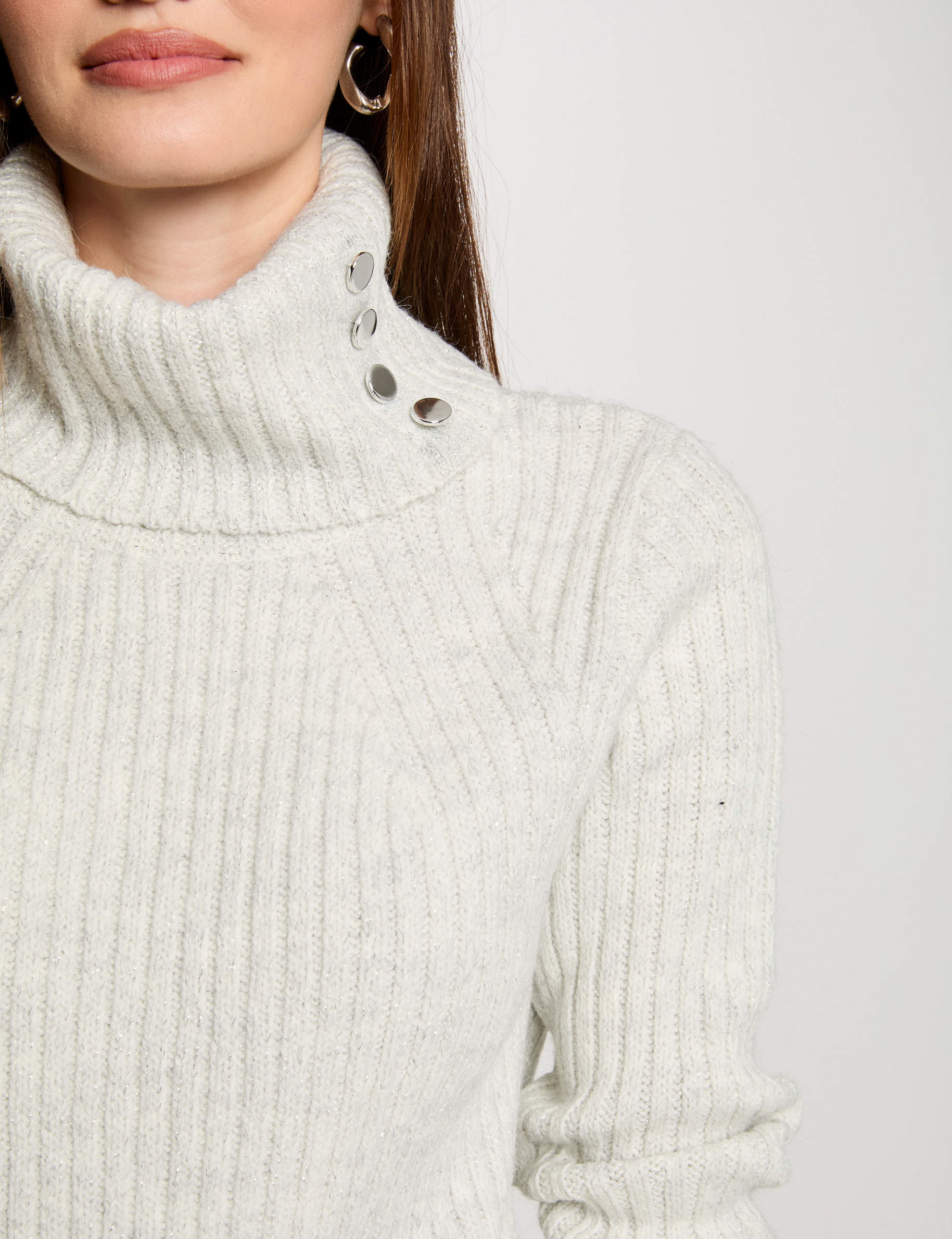 pull col roule a boutons gris clair femme Pull col roulé à boutons gris clair femme