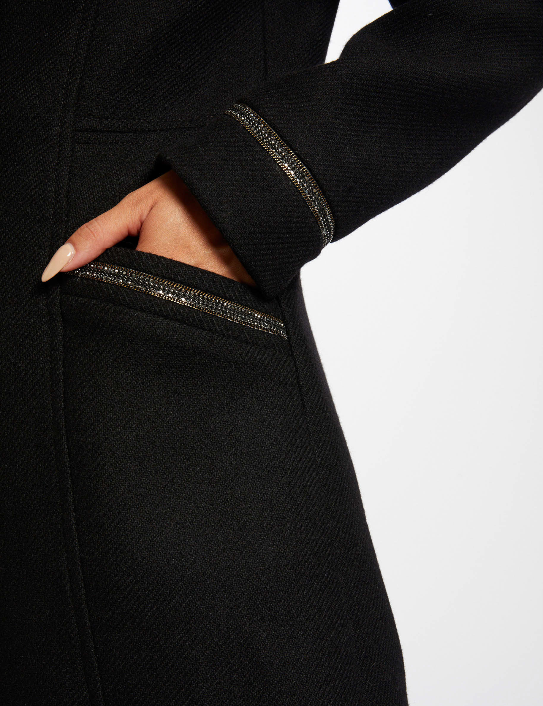 Manteau droit à détails bijoux noir femme
