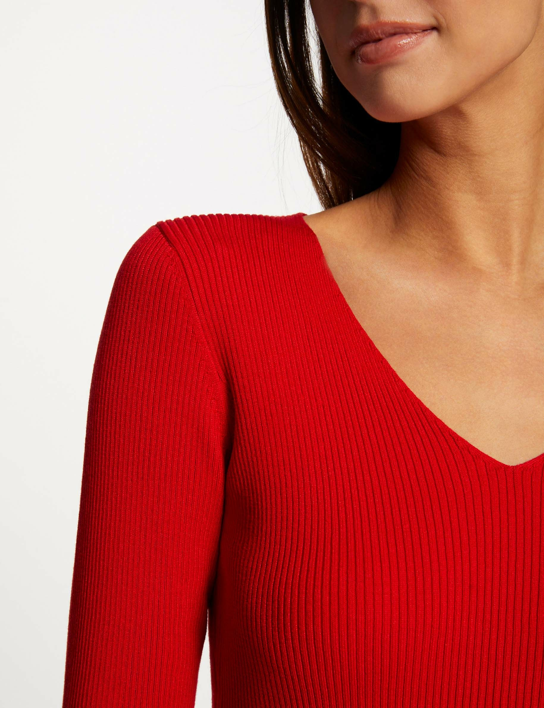 Pull manches longues fendues à boutons rouge femme