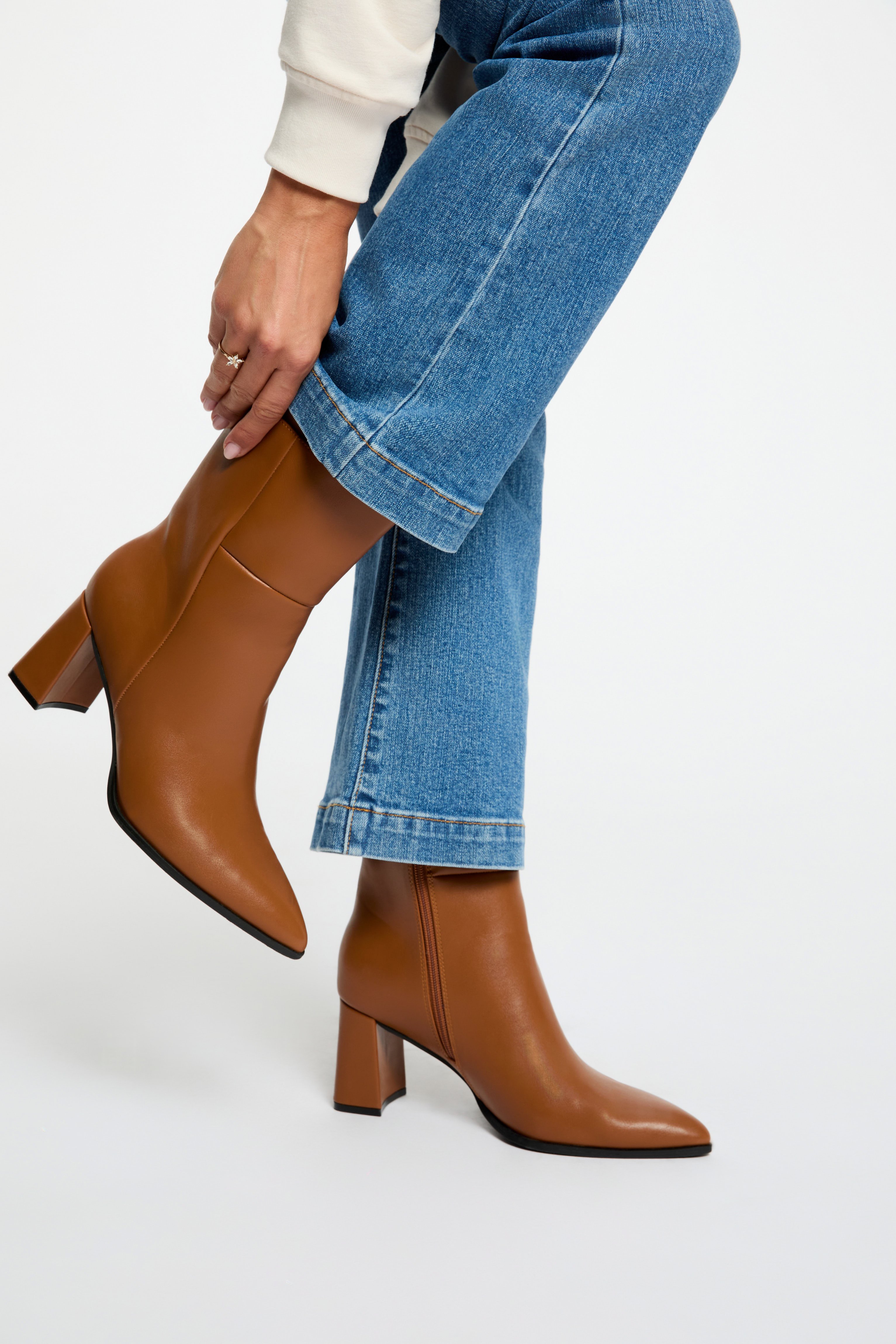 Botte courte &agrave; talon camel femme