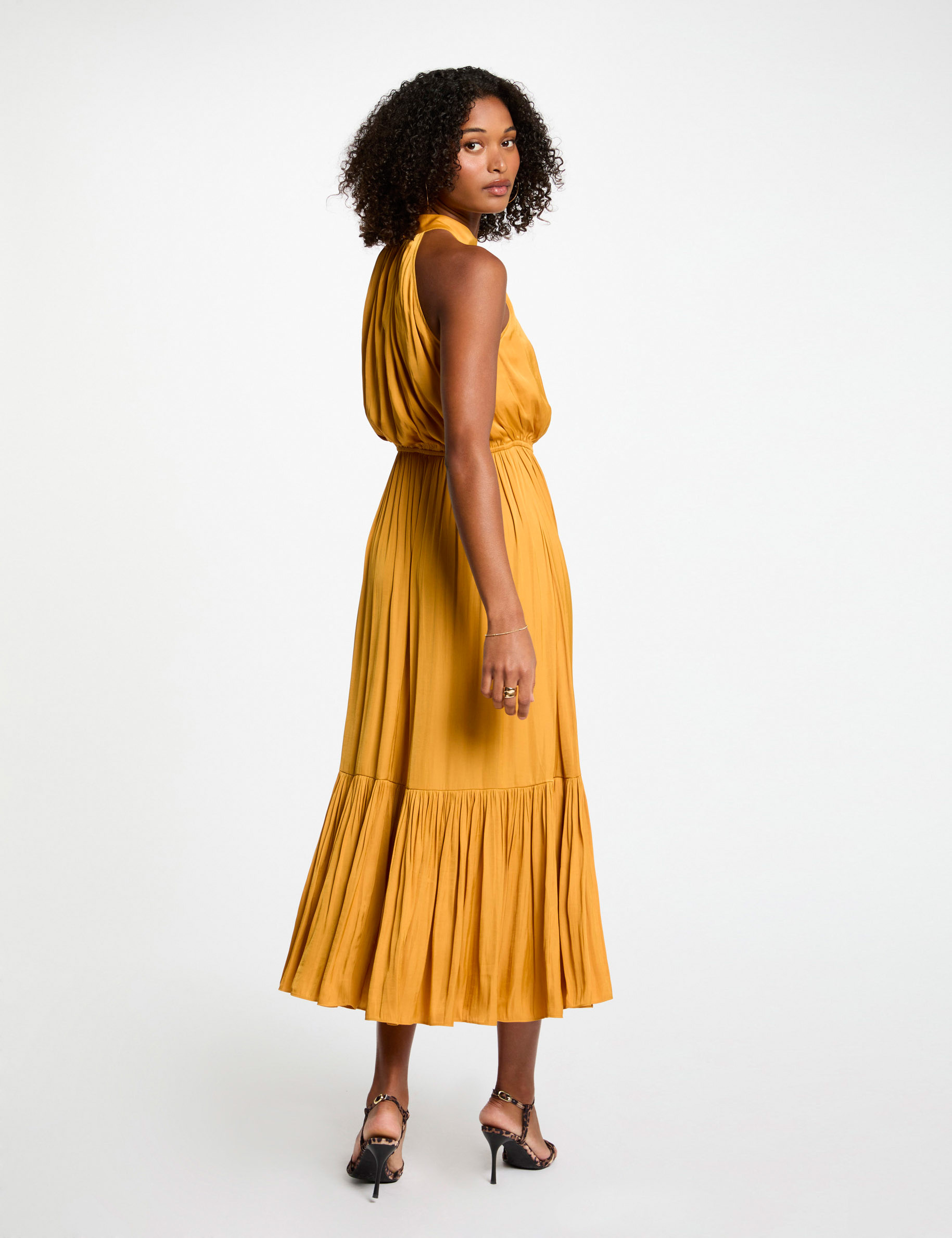 robe longue evasee fluide jaune moutarde femme Robe longue évasée fluide jaune moutarde femme
