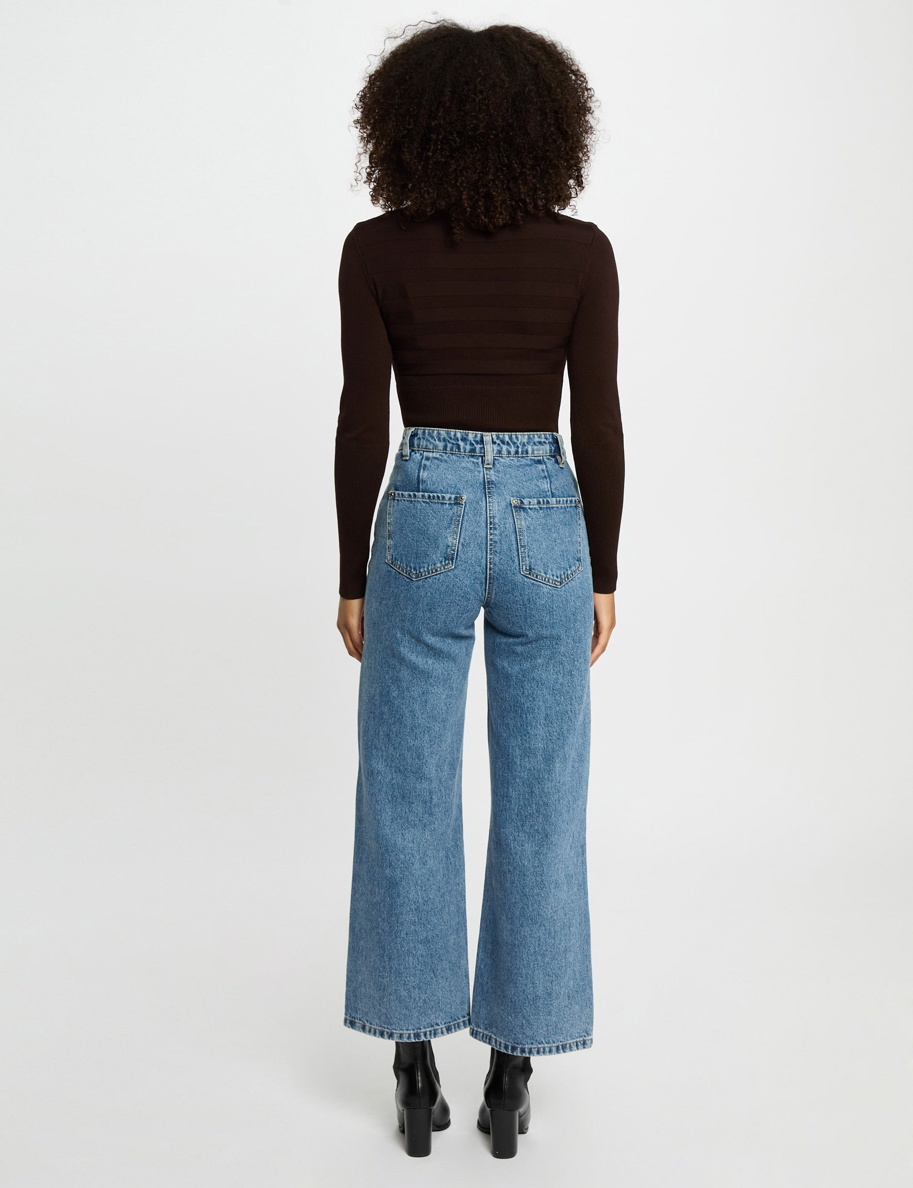 Pull col roul&eacute; cintr&eacute; marron fonc&eacute; femme