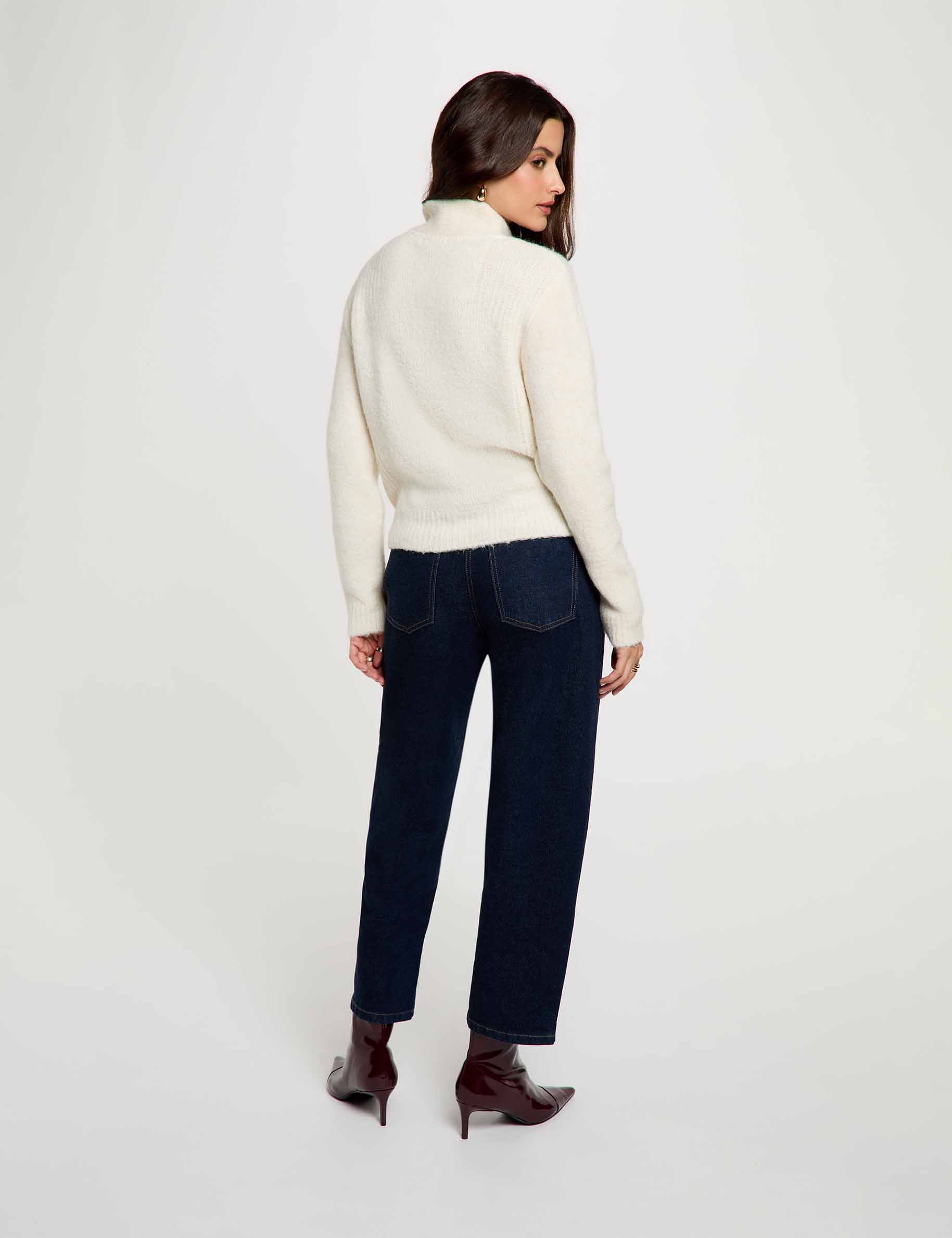 Pull col montant ivoire femme