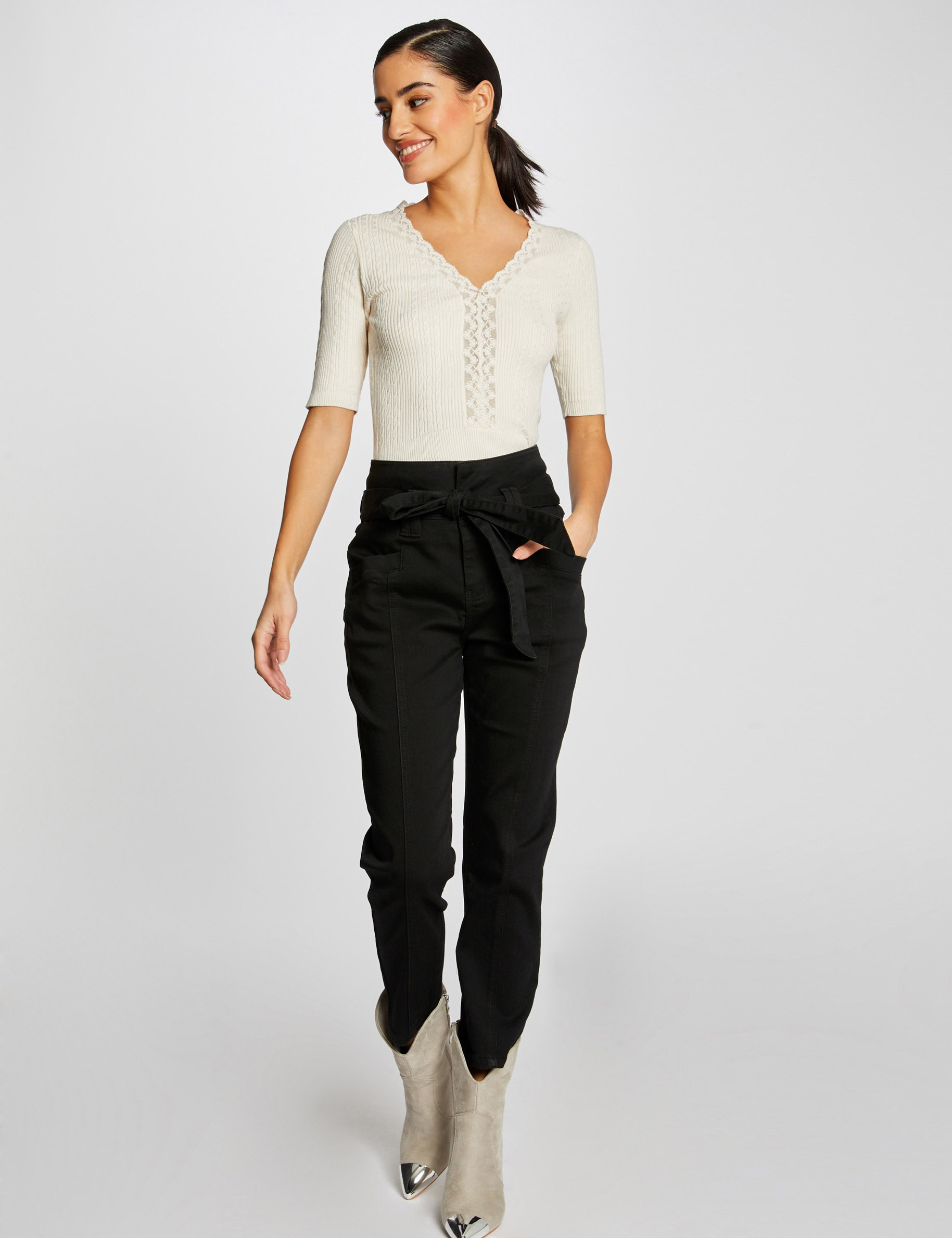 Pull manches courtes avec col en V ivoire femme Pull manches courtes avec col en V ivoire femme