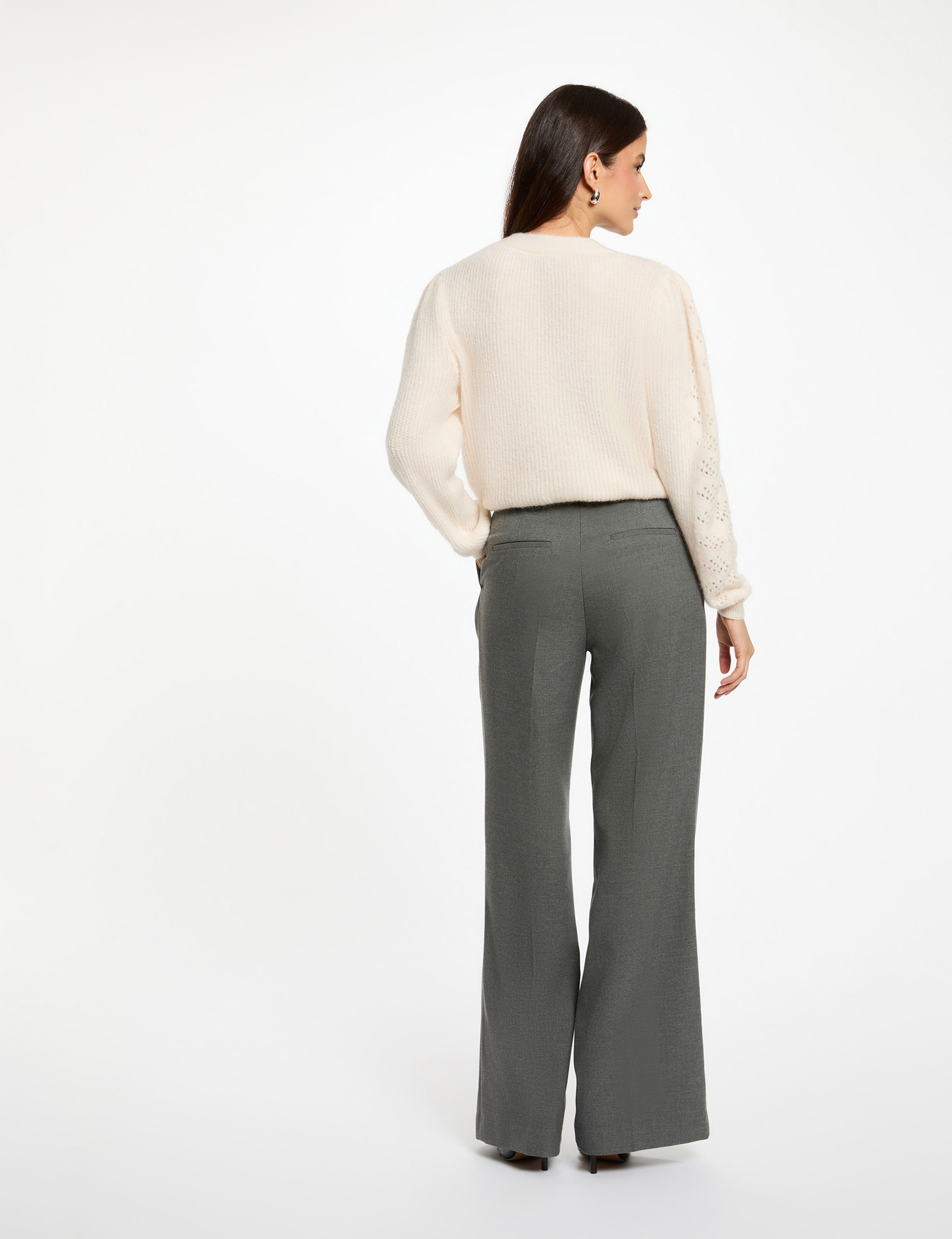 Gilet ajust&eacute; col v ivoire femme