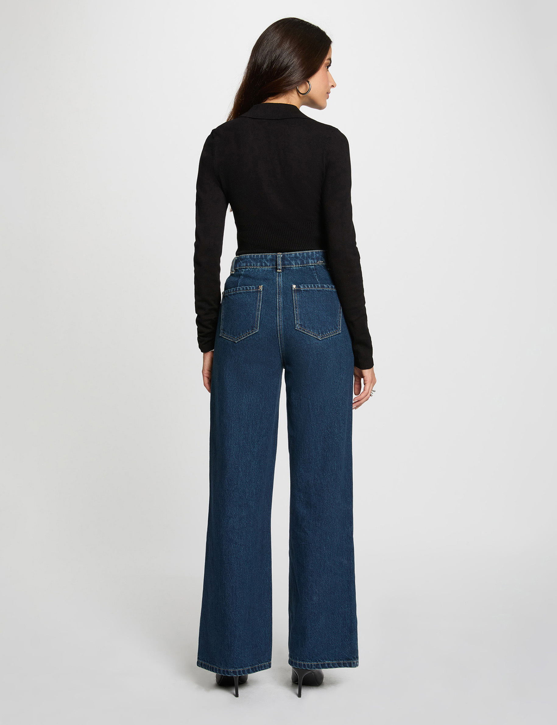 Pull ajust&eacute; col polo noir femme